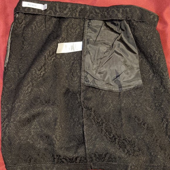 Black Ricki's Mini Skirt with Pockets - Picture 10 of 12